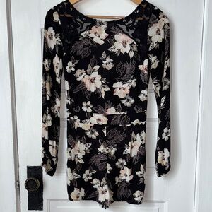 HOLLISTER LONG SLEEVE FLORAL ROMPER